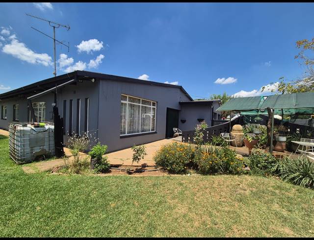 3 BEDROOM HOUSE FOR SALE IN SONLAND PARK